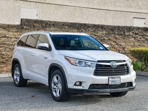 Used 2015 Toyota Highlander Limited Platinum image 3