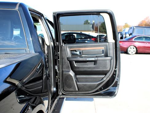 Used 2014 RAM 1500 Laramie w/ Convenience Group image 37