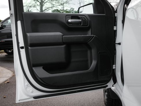 Used 2020 Chevrolet Silverado 1500 Custom Trail Boss w/ Custom Convenience Package image 14