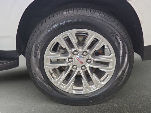 Used 2022 GMC Yukon XL SLT w/ SLT Premium Package RWD image 30