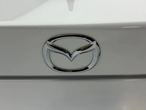 Used 2017 MAZDA MX-5 Miata RF Grand Touring RWD image 11