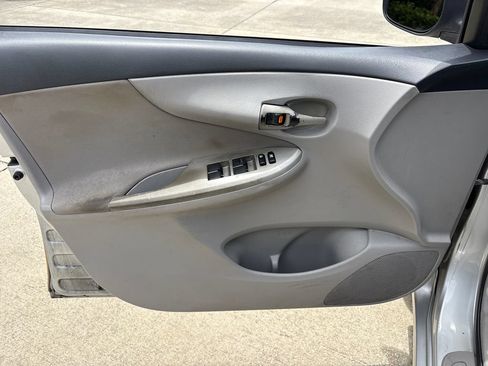 Used 2013 Toyota Corolla LE FWD image 16