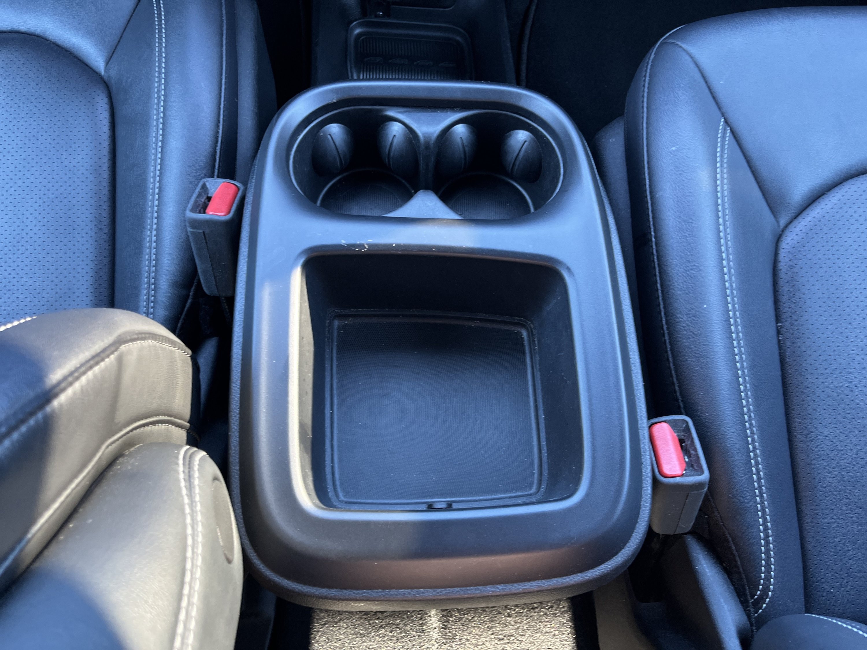 Used 2025 Chrysler Pacifica Select FWD image 26