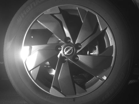 Used 2025 Nissan Rogue SV AWD/4WD image 13