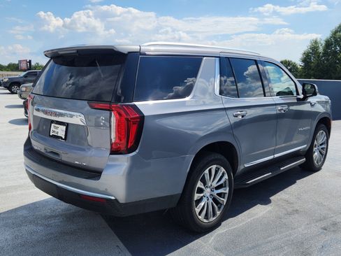 Used 2022 GMC Yukon SLT w/ SLT Luxury Package RWD image 5