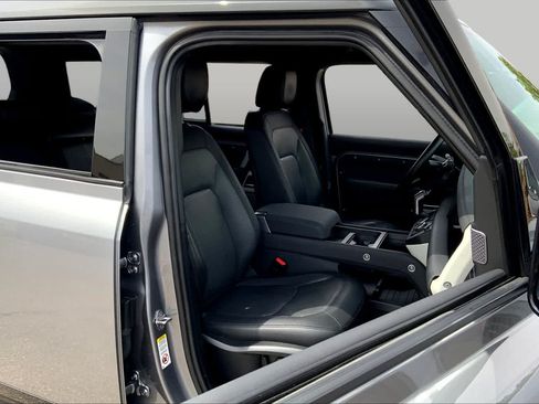 Used 2023 Land Rover Defender 110 X-Dynamic SE AWD/4WD image 8