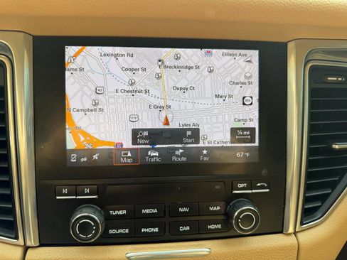 Used 2017 Porsche Macan S image 11