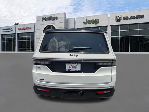 New 2026 Jeep Grand Wagoneer Summit AWD/4WD image 4