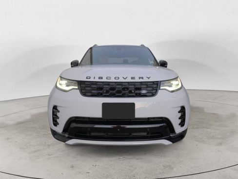 Used 2025 Land Rover Discovery Dynamic SE AWD/4WD image 8