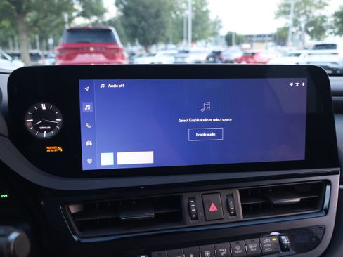Used 2025 Lexus ES 300h w/ Premium Package FWD image 23