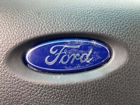 Used 2017 Ford Explorer XLT w/ Equipment Group 202A AWD/4WD image 26