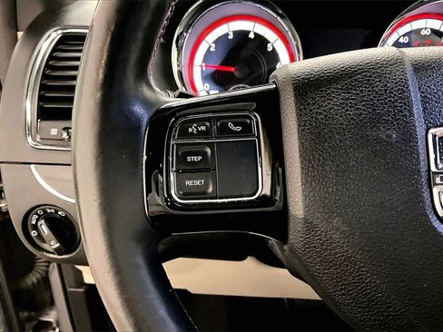 Used 2016 Dodge Grand Caravan SXT image 11