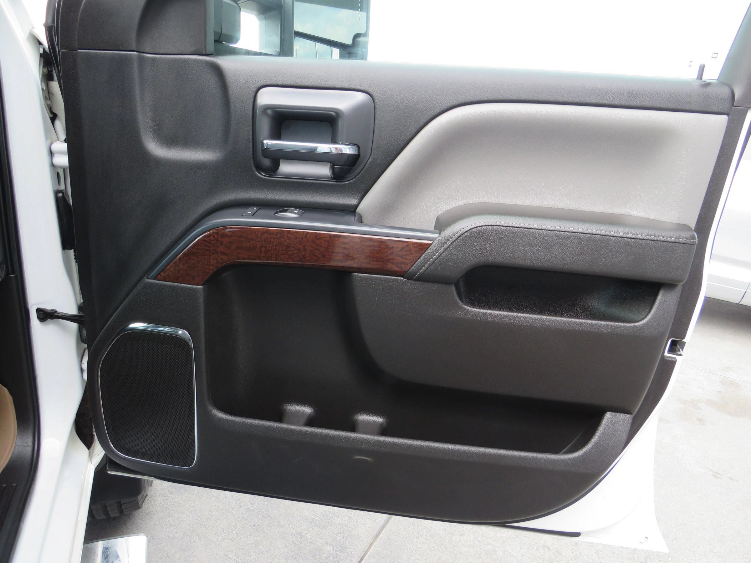 Used 2015 GMC Sierra 3500 SLT AWD/4WD image 42