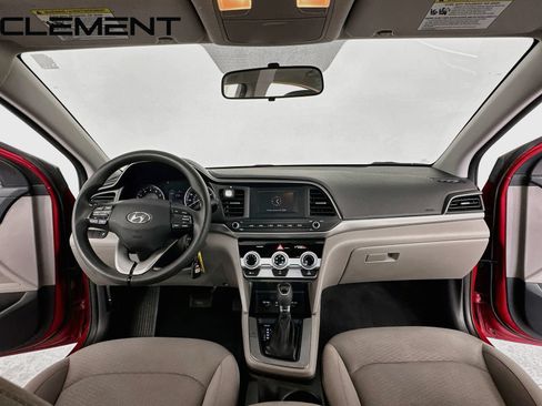 Used 2019 Hyundai Elantra SE FWD image 12