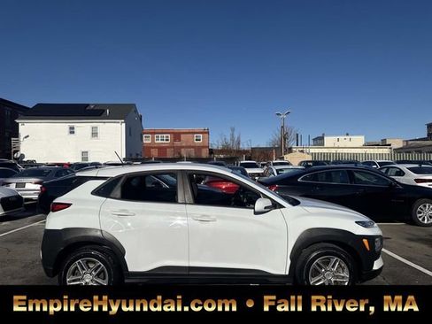 Used 2019 Hyundai Kona SE image 3