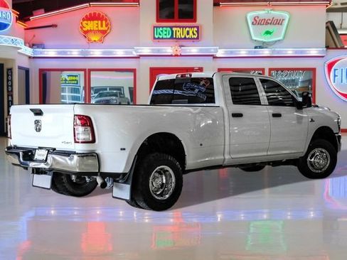 Used 2024 RAM 3500 Tradesman w/ Chrome Appearance Group image 3
