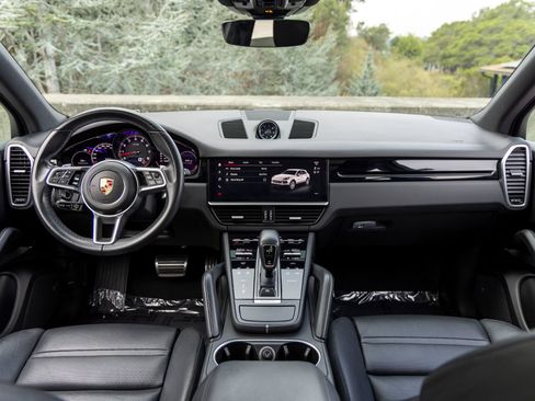 Certified 2022 Porsche Cayenne S AWD/4WD image 34