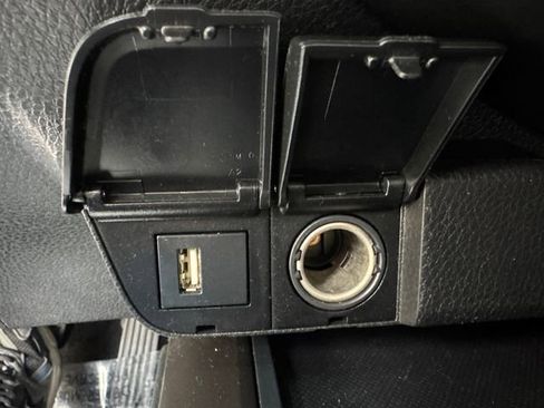 Used 2022 Toyota Camry SE image 36