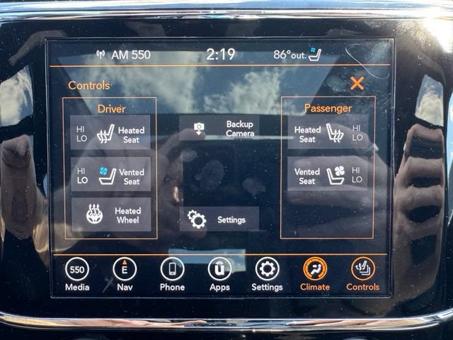 Used 2020 Jeep Grand Cherokee Overland AWD/4WD image 23