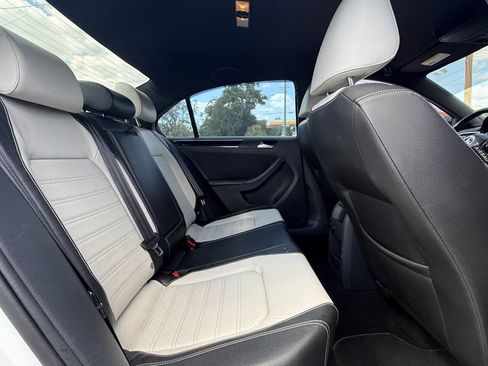 Used 2015 Volkswagen Jetta Sport image 25