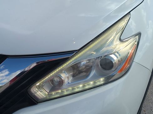 Used 2017 Nissan Murano S image 11