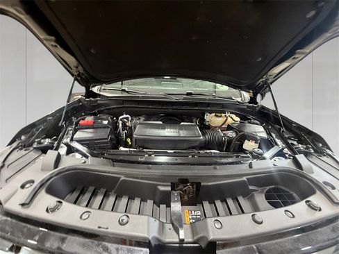 Used 2022 Chevrolet Suburban RST w/ Sport Performance Package image 19