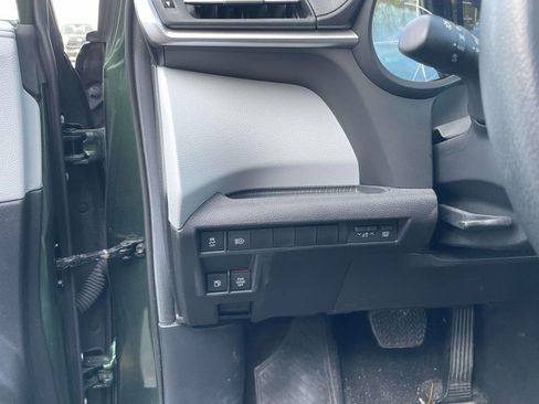 Used 2025 Toyota Sienna XLE image 32