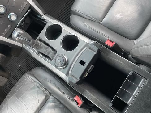 Used 2014 Ford Explorer XLT w/ Equipment Group 202A image 24