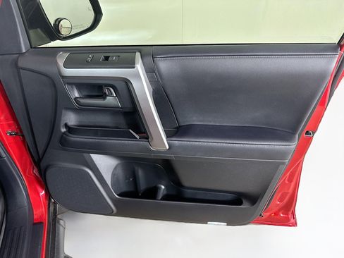 Used 2024 Toyota 4Runner SR5 Premium w/ Moonroof Package image 33