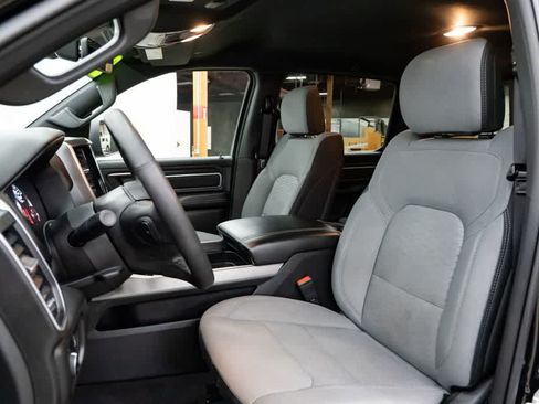 Used 2025 RAM 1500 Big Horn AWD/4WD image 23