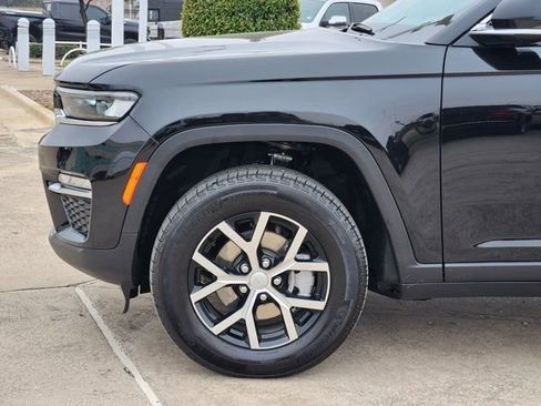 Used 2025 Jeep Grand Cherokee Limited image 15