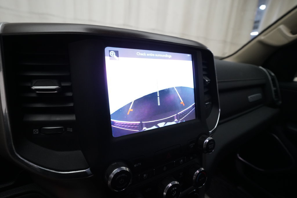 Used 2021 RAM 1500 Laramie AWD/4WD image 19