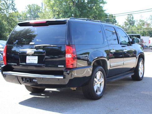 Used 2011 Chevrolet Suburban LTZ RWD image 6