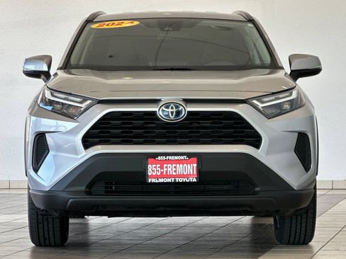 Used 2024 Toyota RAV4 LE AWD/4WD image 9