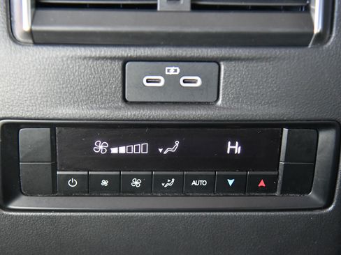 Used 2024 MAZDA CX-90 3.3 Turbo w/ Preferred Plus image 40