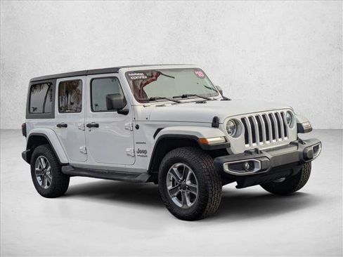 Used 2018 Jeep Wrangler Unlimited Sahara image 3