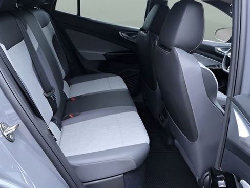 New 2026 Volkswagen ID.4 Pro RWD image 17