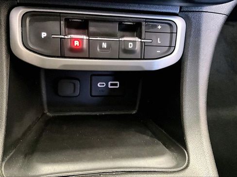 Used 2023 GMC Acadia SLE w/ Driver Convenience Package FWD image 16