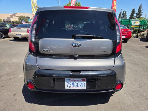 Used 2016 Kia Soul + FWD image 3