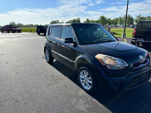Used 2012 Kia Soul + FWD image 4