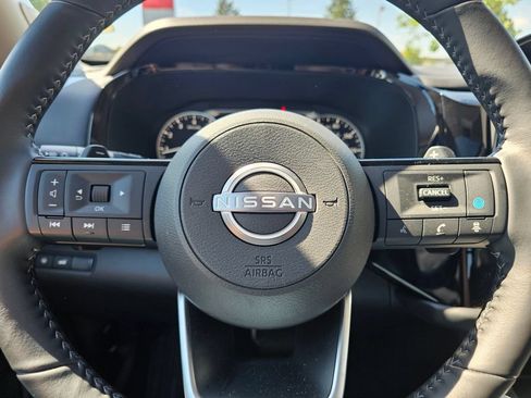Used 2025 Nissan Pathfinder SL w/ SL Premium Package AWD/4WD image 19