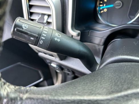 Used 2015 Ford F150 Lariat image 24