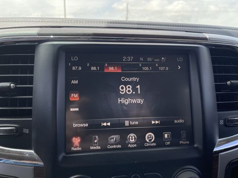 Used 2016 RAM 1500 Laramie RWD image 25