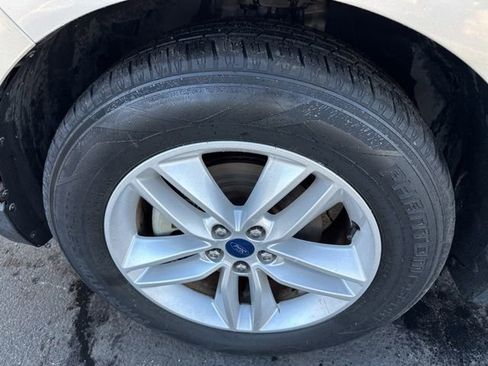 Used 2018 Ford Edge SEL w/ Equipment Group 201A image 11