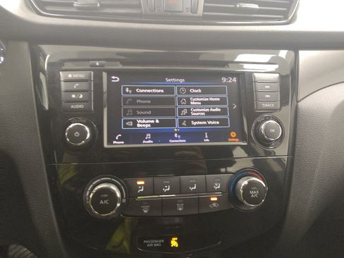 Used 2020 Nissan Rogue Sport S w/ Appearance Package FWD image 25