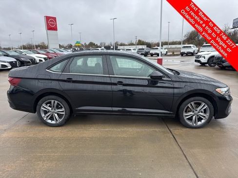 Used 2024 Volkswagen Jetta SE image 6