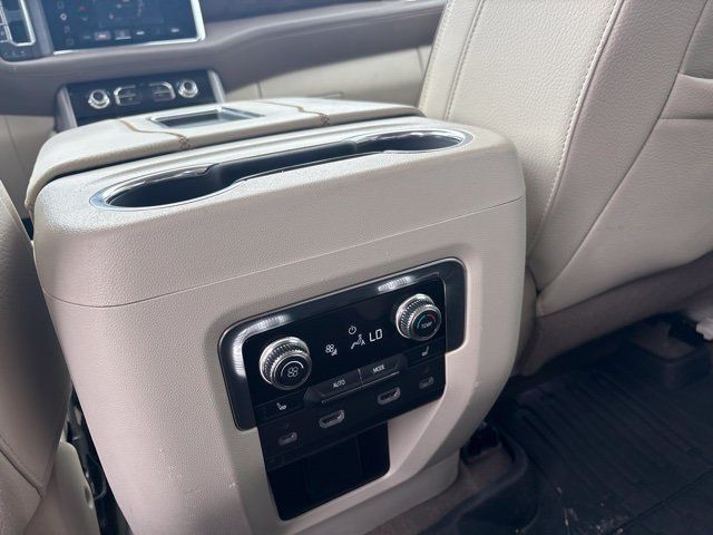 Used 2023 GMC Yukon Denali w/ Advanced Technology Package AWD/4WD image 26