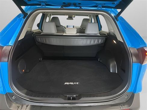 Used 2019 Toyota RAV4 XLE Premium w/ Cold Weather Package AWD/4WD image 7