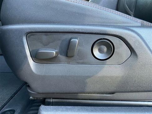 Used 2023 GMC Sierra 1500 AT4 w/ Technology Package image 31