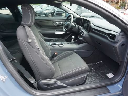 Certified 2025 Ford Mustang Coupe RWD image 3